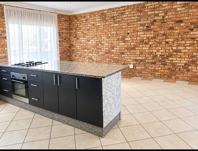 3 BEDROOM FREESTANDING FOR SALE IN CRYSTAL PARK